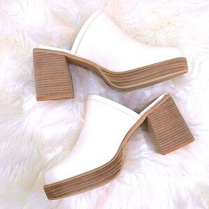 White Mules Chunky block Heel Textured real Leather new in box 8 NWT Slip Ons